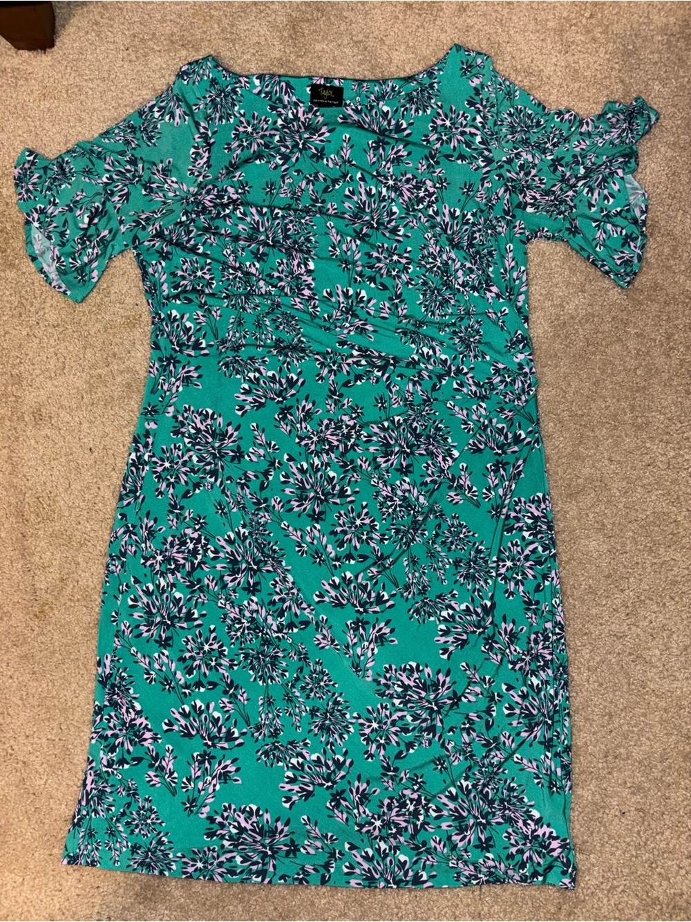 Taylor For A Pea in the Pod Ruched Sheath Maternity Dress